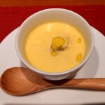 SEASONS - トウモロコシのスープ　烏賊のイカ墨和えとレモンピール