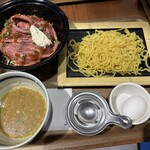 北海道キッチン ヨシミ - 料理写真:ローストビーフ丼とつけめんセット！