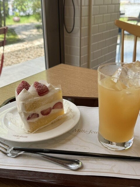 ミルフィーユ アンヴェール （Mille-feuille Emverre） - 千里山