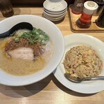 三河ラーメン 日本晴れ - Cセット（味噌ラーメン＆炒飯）