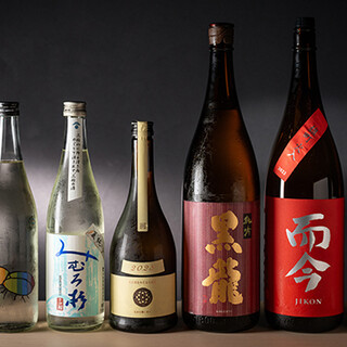 希少な日本酒やウイスキーまで充実。珠玉の一杯に酔いしれる