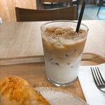 R Baker - カフェラテアイス