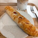 R Baker - セットに選んだロングウインナーチーズパン