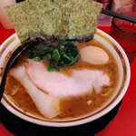 麺屋 旭 - デフォルトラーメン税込み８５０円の味玉お心遣いサービス身バレ仕様