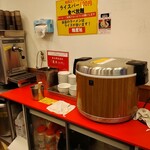 麺屋 旭 - 税込み１００円食べ放題ライスバー