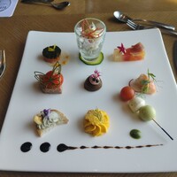 DINING & BAR TABLE 9 TOKYO - 