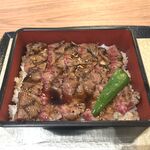 肉の丸一 - 料理写真:知多牛希少部位ステーキ重