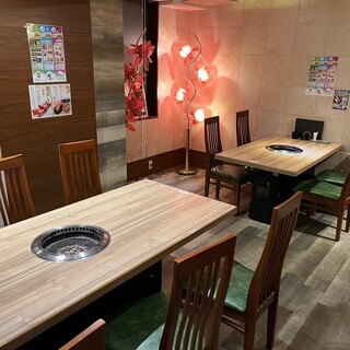 テーブル席
２～6名
全10席