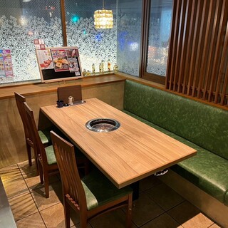 テーブル席
２～6名
全10席