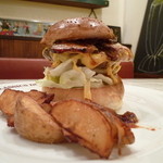 ベーコンチーズバーガー１３６５円