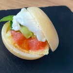 カフェ ド エス - モナカで蓋をして一口でいただきます。