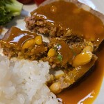 キッチン ブルー グローブ - テリーヌをカット