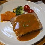 キッチン ブルー グローブ - 牛挽肉とイベリコ豚と白いんげ豆のテリーヌのアップ