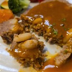 キッチン ブルー グローブ - いんげん豆を乗せて