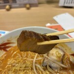 らーめん世界 - もっとオススメは厚切りチャーシュー 美味い