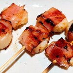 やきとり家 錦海まる - 貝柱のベーコン巻き