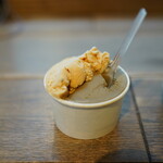 TIGRATO Gelateria&Cafe Bar - 焦がしキャラメルとほうじ茶