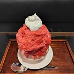 珈琲屋らんぷ - いちごみるくかき氷
