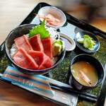 光る海 - 本マグロ中トロ丼ミニ