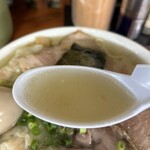 伊達屋 - あっさりだがコク深い塩スープ