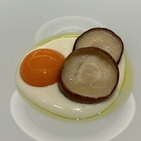 CHIUnE - 原木椎茸、卵黄、じゃがいもソース