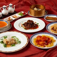 ふかひれの姿煮込み,エビチリ,小籠包等,定番メニューを含むランチコース!桃華（全8品) 