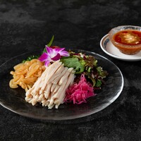 むし鶏の冷やし肉特製胡麻ソース