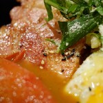 スープカリー 奥芝商店  - ベーコン＆半熟目玉焼き、トマトと炙りチーズ