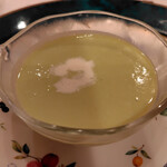 シェ大見山 - グリーンピースの冷製スープ