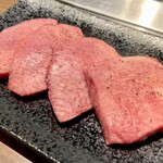 焼肉 ジャンボ - 黒毛和牛上タン（¥3,200）