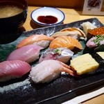 Sushi Hana - ランチにぎり 2000円。