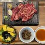 炭火焼肉 久 - 