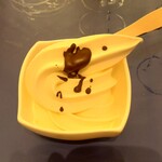福山ニューキャッスルホテル ビアホール - デザート：「ソフトクリームにチョコ」美味しかったのでおかわりしました  (2024.07.14)