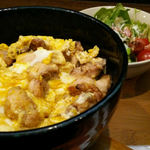 DON - とろーり親子丼　８５０円（味噌汁・サラダ付）　2014.3