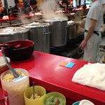 家系総本山 ラーメン 吉村家 - 厨房