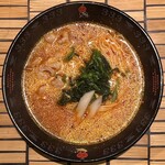 元祖トマトラーメンと元祖豆乳ラーメンと元祖トマトもつ鍋 三味 - 