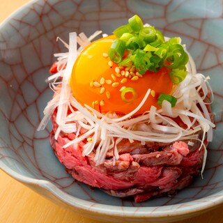 肉店獨特的新鮮肉料理！「仙台牛生肉」