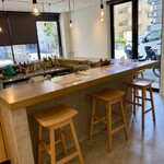 酒場 こだまり - 客が居ない店内
平日の開店直後