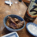 魚三酒場 - あら煮@80円、いも焼酎@2,300円