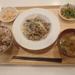 トーコーキッチン - 牛肉のイタリアンサラダ仕立て　副菜二品、豚汁、ご飯