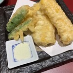 日本酒と蕎麦　中野いざ宵 - とうもろこしの天ぷら