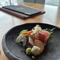 春秋 溜池山王店 - お造り5種盛り合わせ 