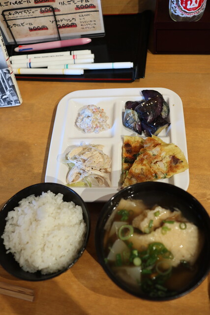 駅ナカ酒場 62371◎（ムツミナト） - 陸奥湊（立ち飲み）の写真