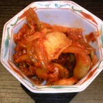 焼肉 まる屋 - 白菜キムチ