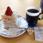 ルクープル - 2014.3.27(木)15時30分 初イートイン 苺ショートと400円とダージリンアイスティー100円(^.^)