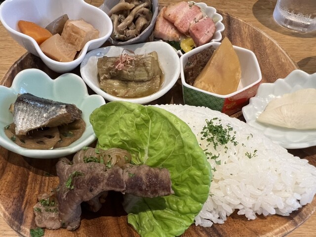 カフェ＆ダイニング アジト（Cafe＆Dining AZITO） - 苫小牧（カフェ）