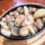 Queue de Neuf - 八幡平マッシュルームのアヒージョ