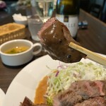 キャトルラパン - ソース部分はガッツリと