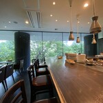 キャトルラパン - 清々しい緑ながら酷暑の季節