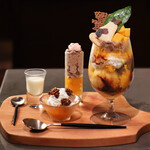 喫茶パステト - 【夏のスパイスマンゴー三毛猫ショコラパフェ】